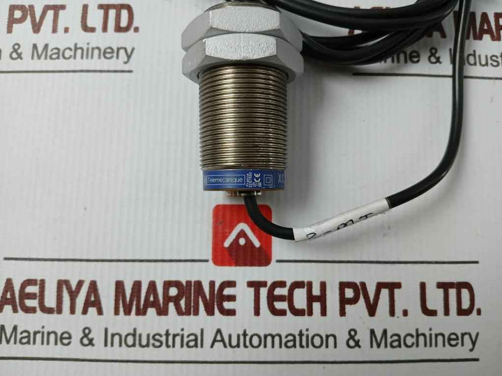 Telemecanique Xs1M30Pa370 Inductive Sensor 2 Meter 12..48V 23127680