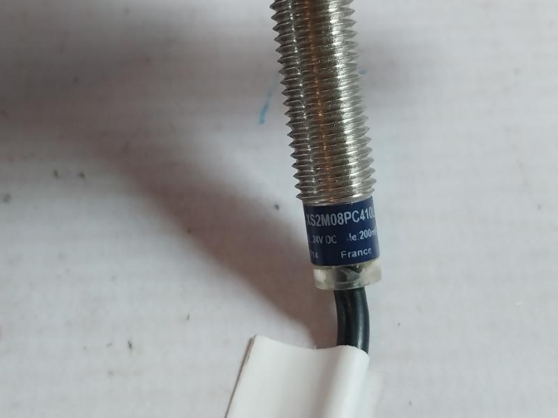 Telemecanique Xs2M08Pc410L1 Inductive Proximity Sensor 12-24V Dc 200Ma 2,5Mm