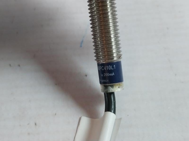 Telemecanique Xs2M08Pc410L1 Inductive Proximity Sensor 12-24V Dc 200Ma 2,5Mm
