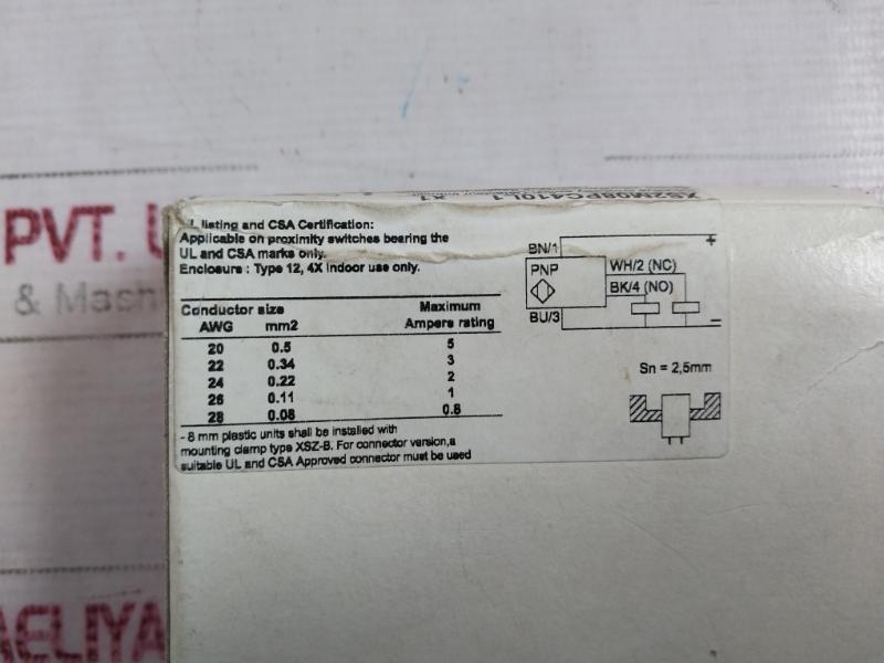 Telemecanique Xs2M08Pc410L1 Inductive Proximity Sensor 12-24V Dc 200Ma 2,5Mm