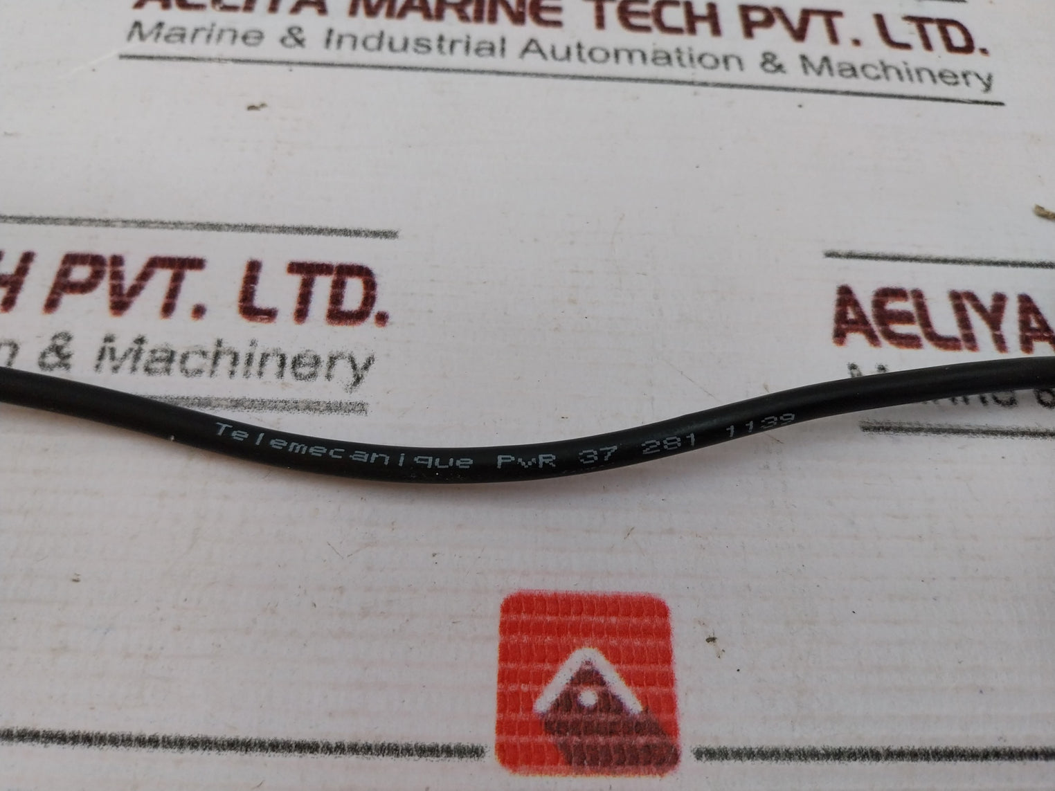 Telemecanique Xs2M18Ab120Sb3 Inductive Sensor 1.5 Meter 107W5886G041