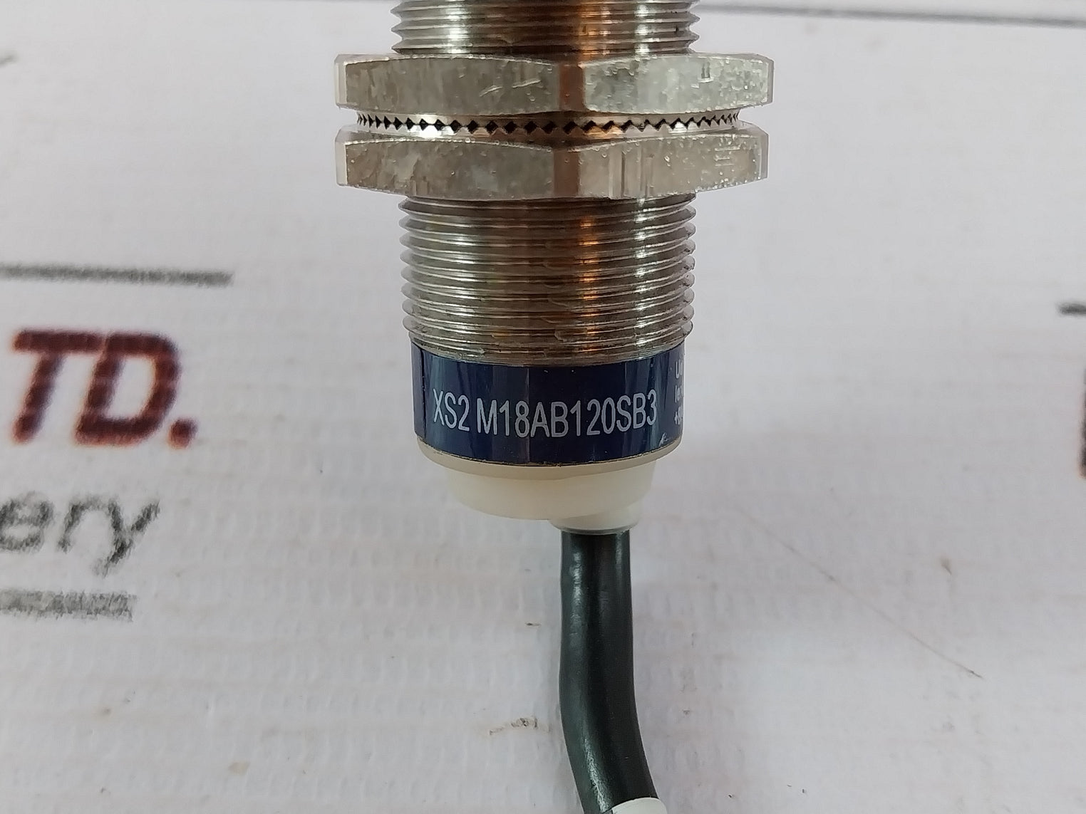 Telemecanique Xs2M18Ab120Sb3 Inductive Sensor 1.5 Meter 107W5886G041
