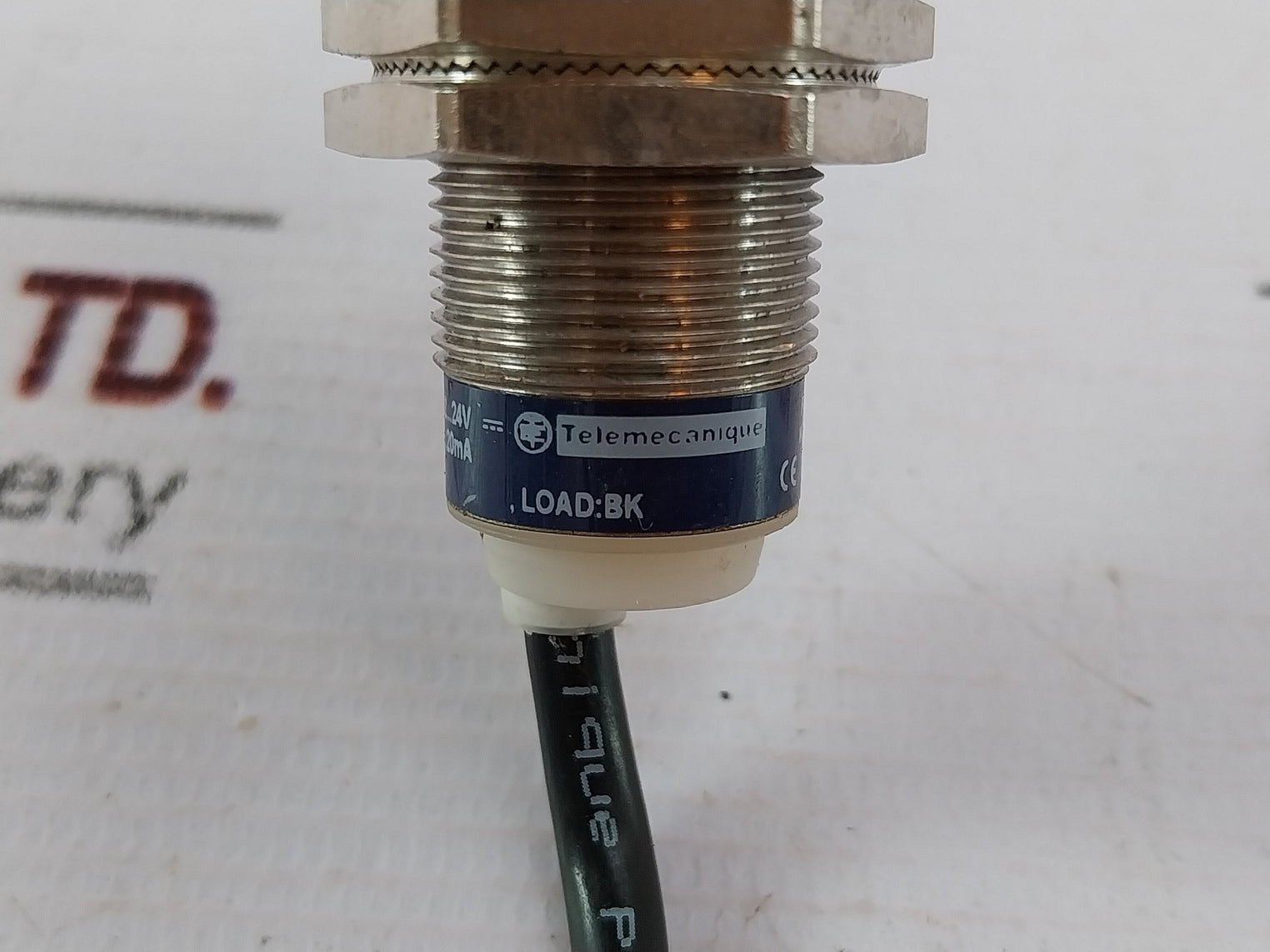 Telemecanique Xs2M18Ab120Sb3 Inductive Sensor 1.5 Meter 107W5886G041