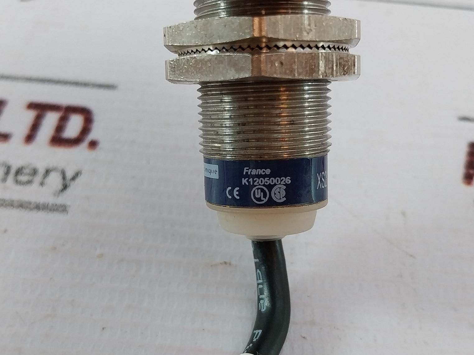 Telemecanique Xs2M18Ab120Sb3 Inductive Sensor 1.5 Meter 107W5886G041