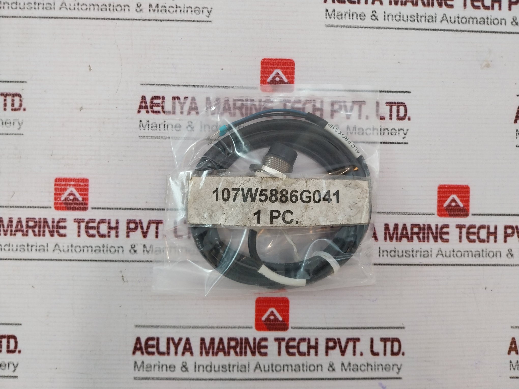 Telemecanique Xs2M18Ab120Sb3 Inductive Sensor 1.5 Meter 107W5886G041