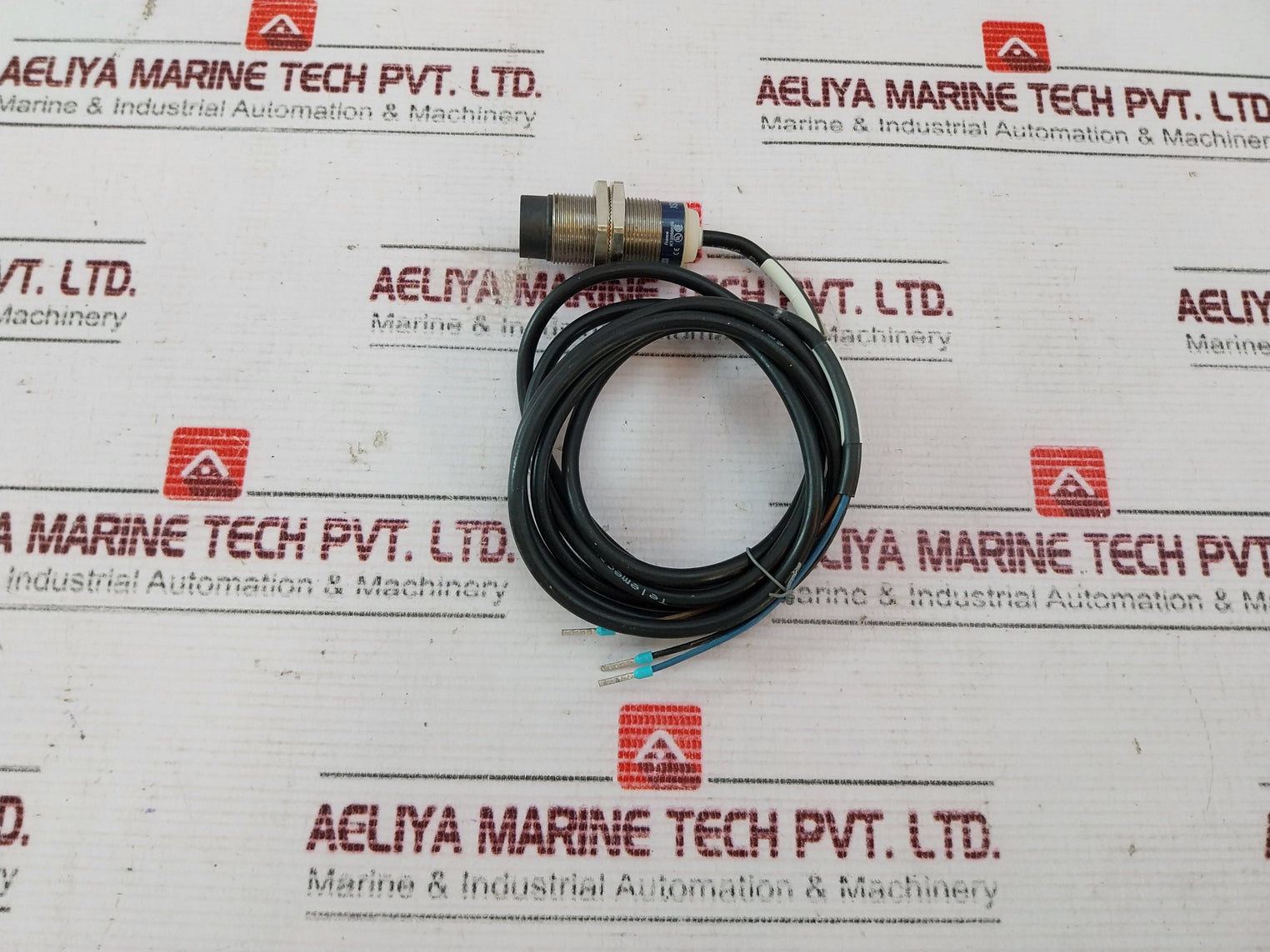 Telemecanique Xs2M18Ab120Sb3 Inductive Sensor 1.5 Meter 107W5886G041