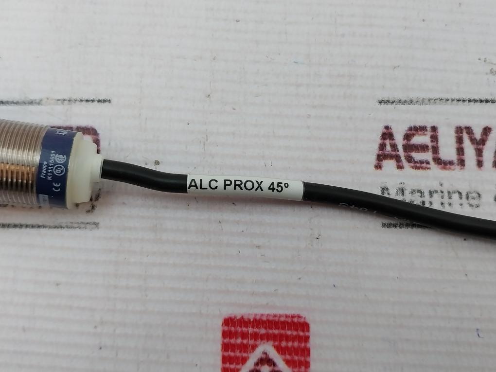 Telemecanique Xs2M18Ab120Sb3 Inductive Sensor 0.5 Meter 107W5886G011