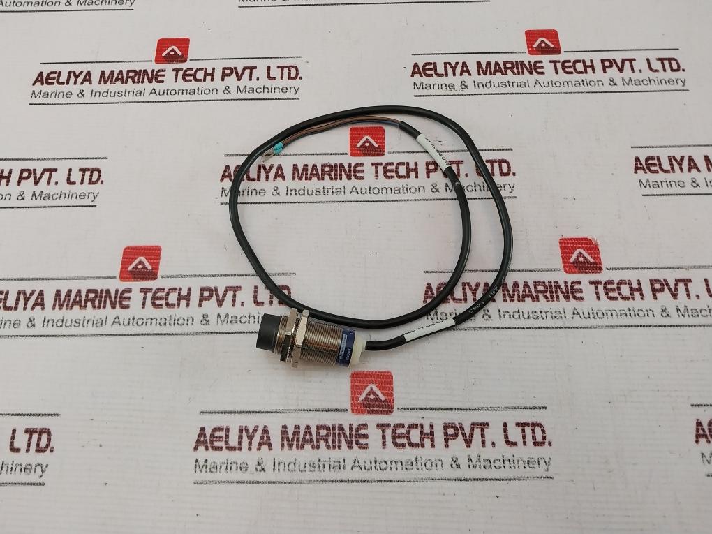 Telemecanique Xs2m18ab120sb3 Inductive Sensor 0.5 Meter