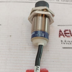 Telemecanique Xs2M18Ab120Sb3 Inductive Sensor 0.5 Meter 107W5886G011