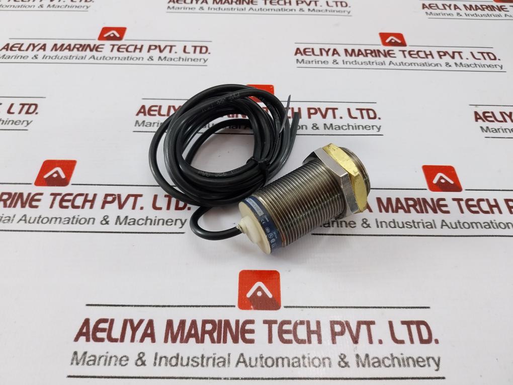 Telemecanique Xs530B1Mal2 Inductive Proximity Sensor