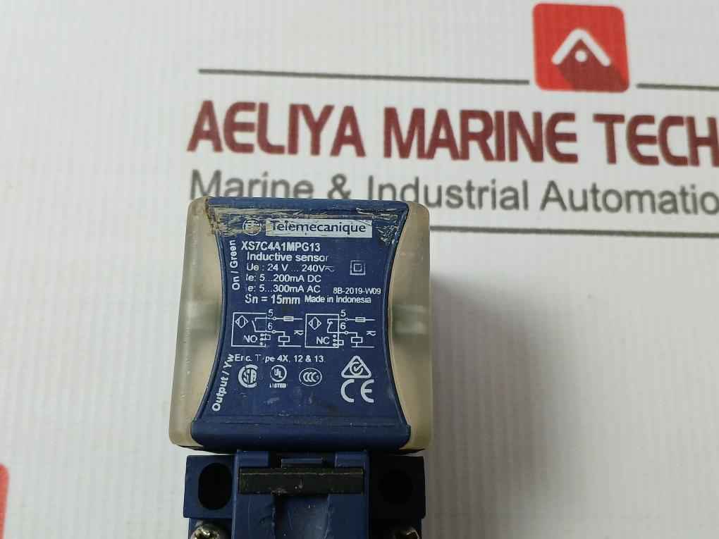 Telemecanique Xs7C4A1Mpg13 Inductive Proximity Sensor 24 V-240 V Ac/Dc 5-200Ma D