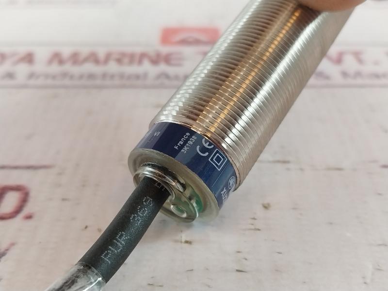 Telemecanique Xu2N18Kp9Aas27 Photoelectric Proximity Switch Optical Sensor