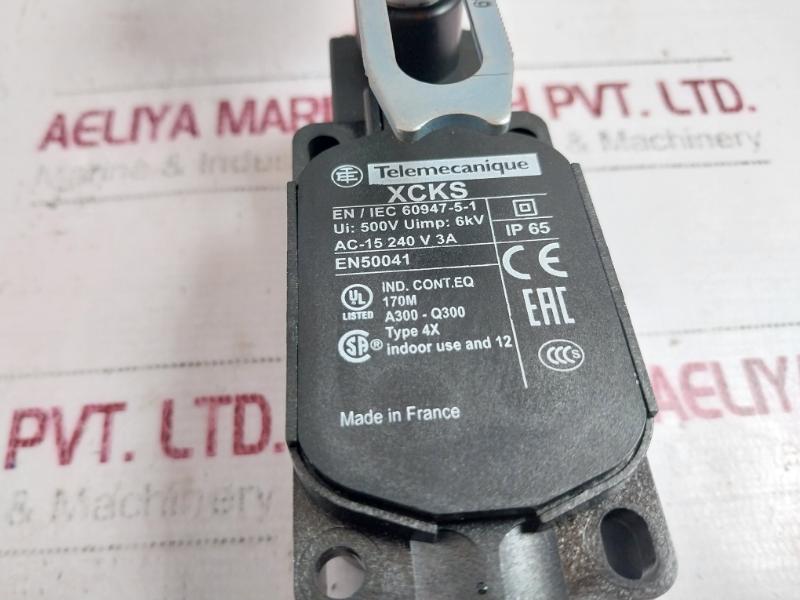 Telemecanique ZCK-S1 Sensors Osisense XC Series Plunger Limit Switch AC-15 240V