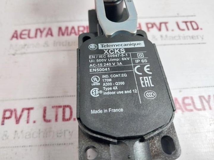 Telemecanique ZCK-S1 Sensors Osisense XC Series Plunger Limit Switch AC-15 240V