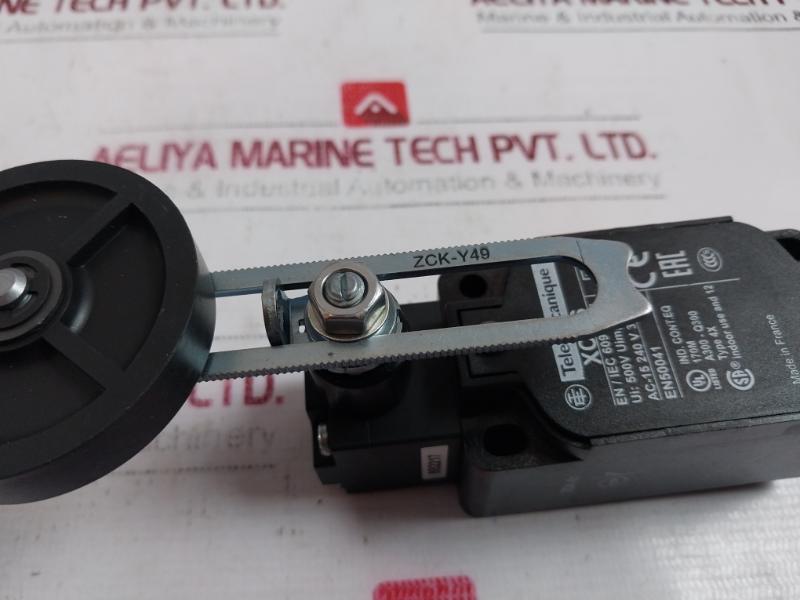 Telemecanique ZCK-S1 Sensors Osisense XC Series Plunger Limit Switch AC-15 240V