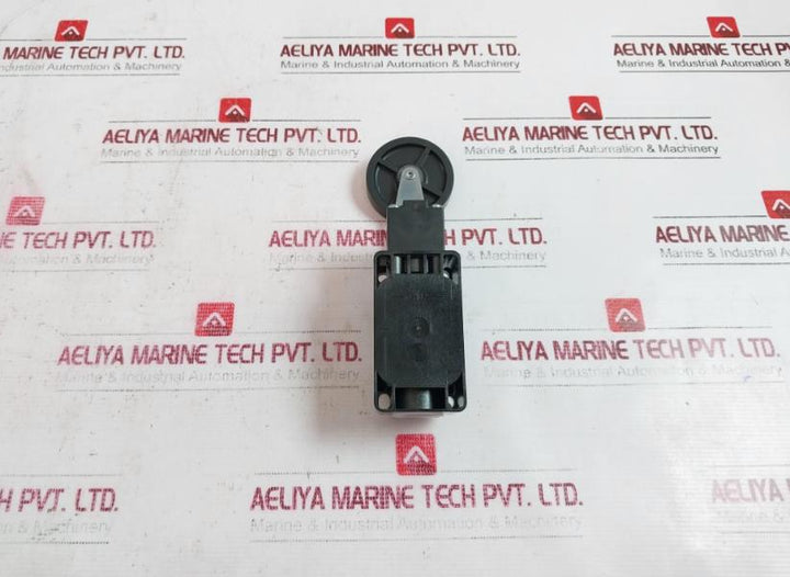 Telemecanique ZCK-S1 Sensors Osisense XC Series Plunger Limit Switch AC-15 240V