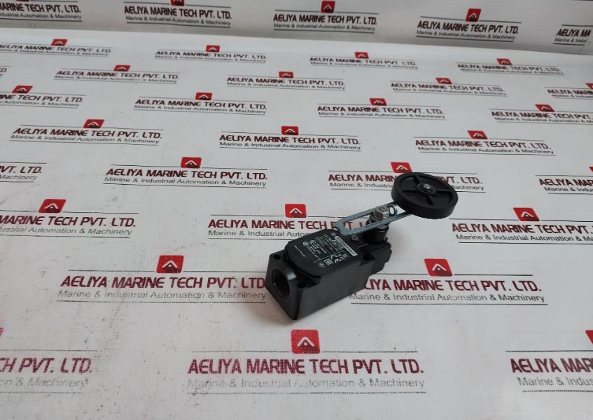 Telemecanique ZCK-S1 Sensors Osisense XC Series Plunger Limit Switch AC-15 240V