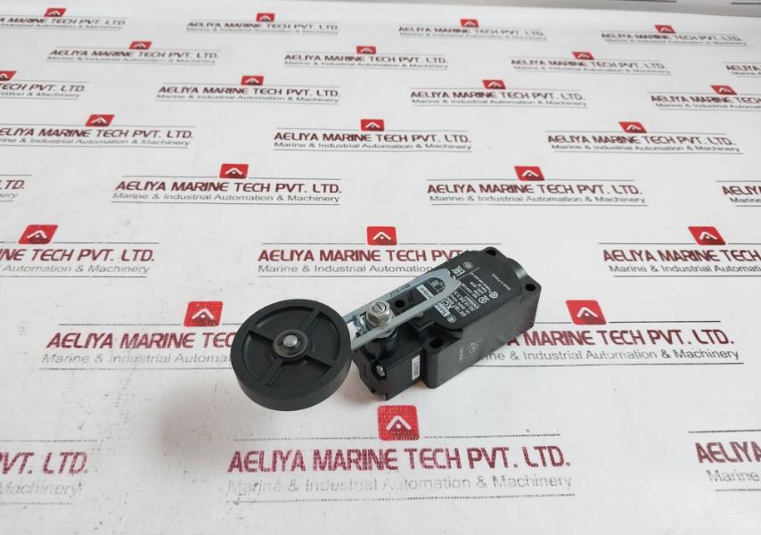 Telemecanique ZCK-S1 Sensors Osisense XC Series Plunger Limit Switch AC-15 240V