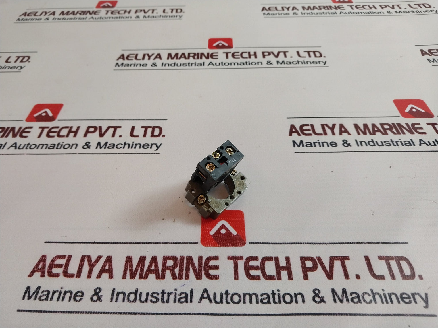 Telemecanique Zb2-bz102 Mounting Block And Contact Block 240V-3A