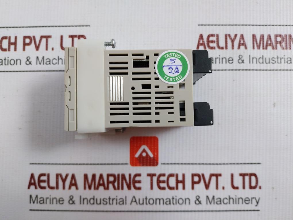 Temperature Controller E5Csz-r1T Omron 100-240Vac