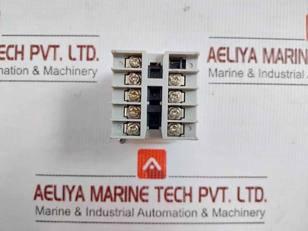 Temperature Controller E5Cwl-r1P Omron 50/60Hz