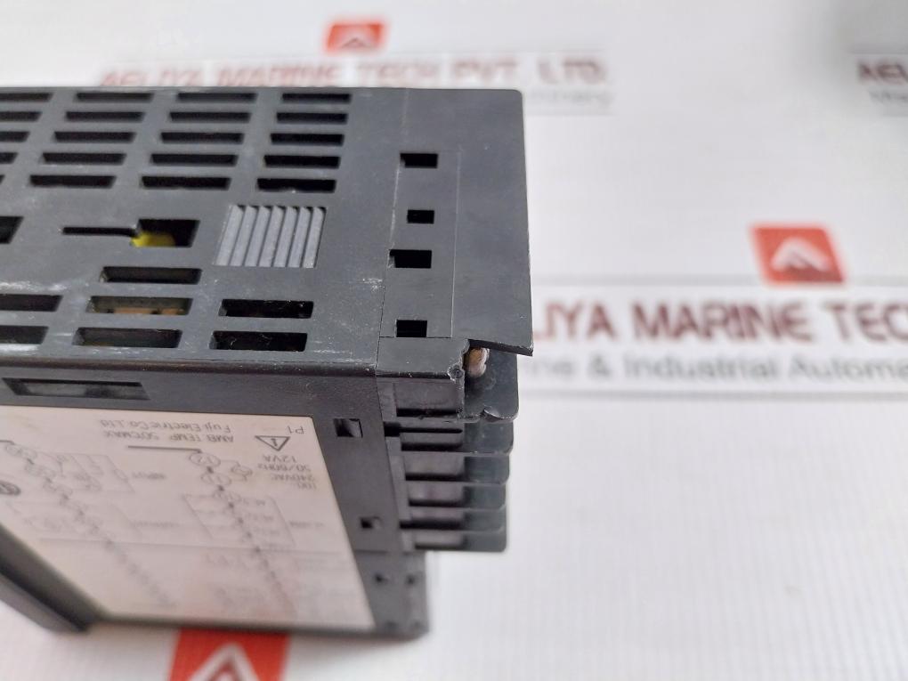 Temperature Controller Pxr5Tcy1-8W000-c Fuji Electric 100-240Vac/50-60Hz