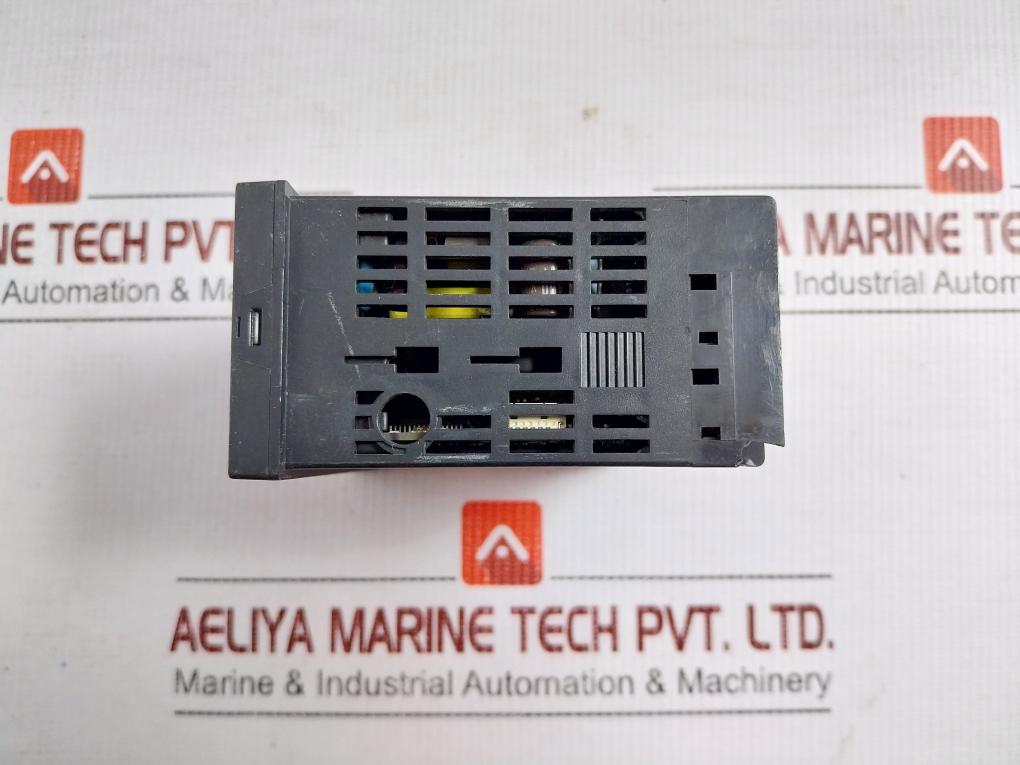 Temperature Controller Pxr5Tcy1-8W000-c Fuji Electric 100-240Vac/50-60Hz
