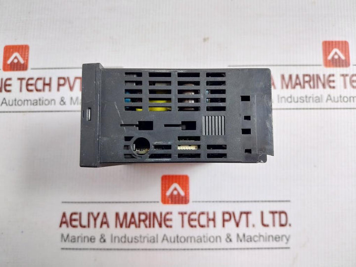 Temperature Controller Pxr5Tcy1-8W000-c Fuji Electric 100-240Vac/50-60Hz