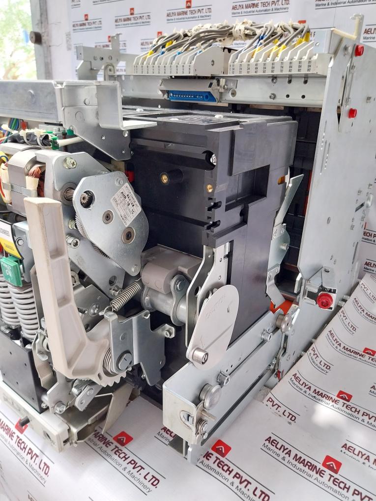 Terasaki Electric Ar440Sb-r Air Circuit Breaker 3 Pole 50/60Hz Max 4000A