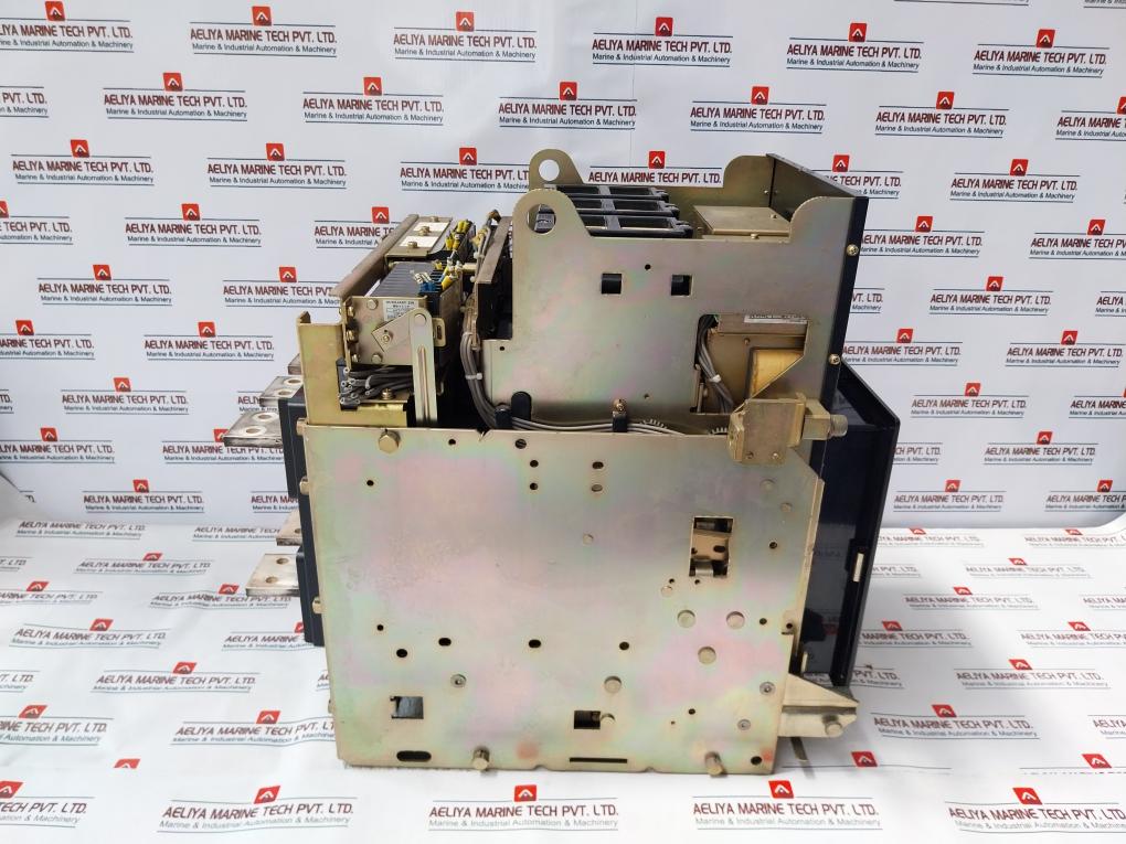 Terasaki Electric At12 Air Circuit Breaker Tempower 3 Pole 50/60Hz 690Vac