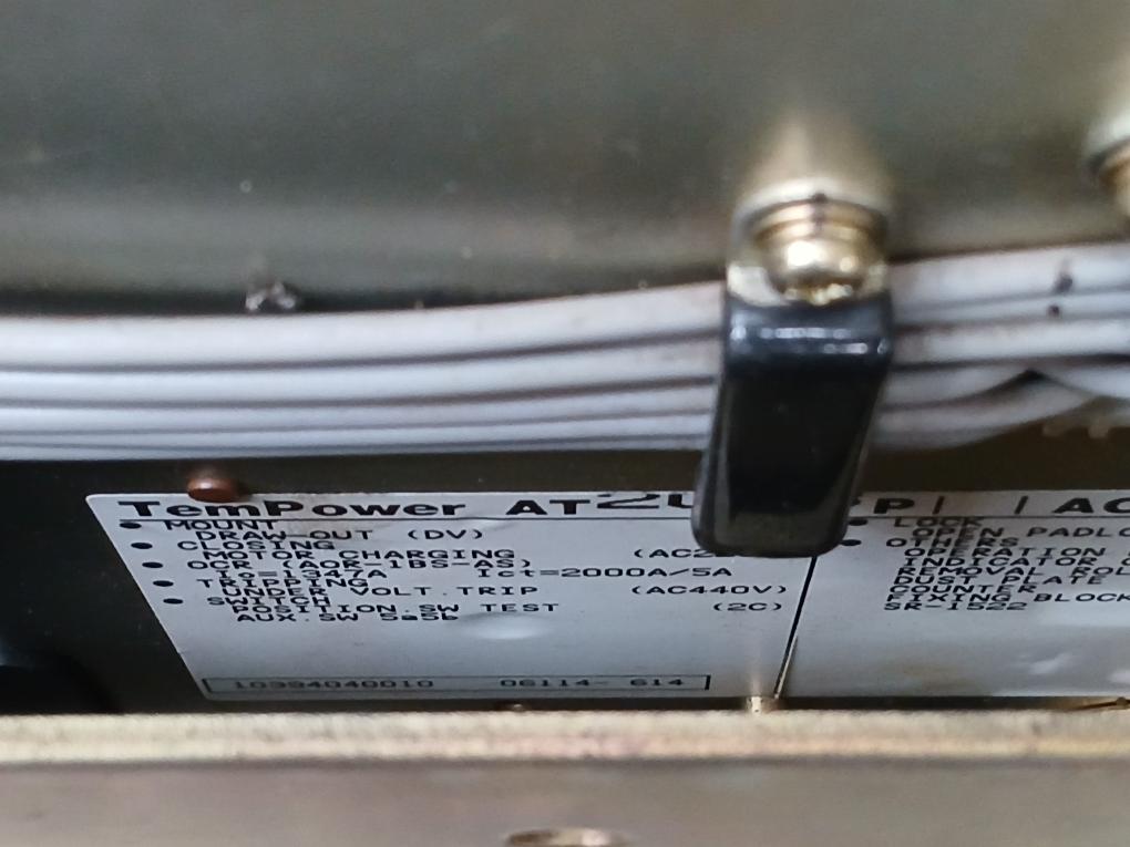 Terasaki Electric 690 Vac 50/60 Hz 2000 A 3 Pole Air Circuit Breaker At20
