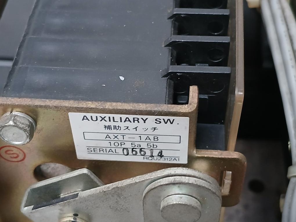 Terasaki Electric 690 Vac 50/60 Hz 2000 A 3 Pole Air Circuit Breaker At20