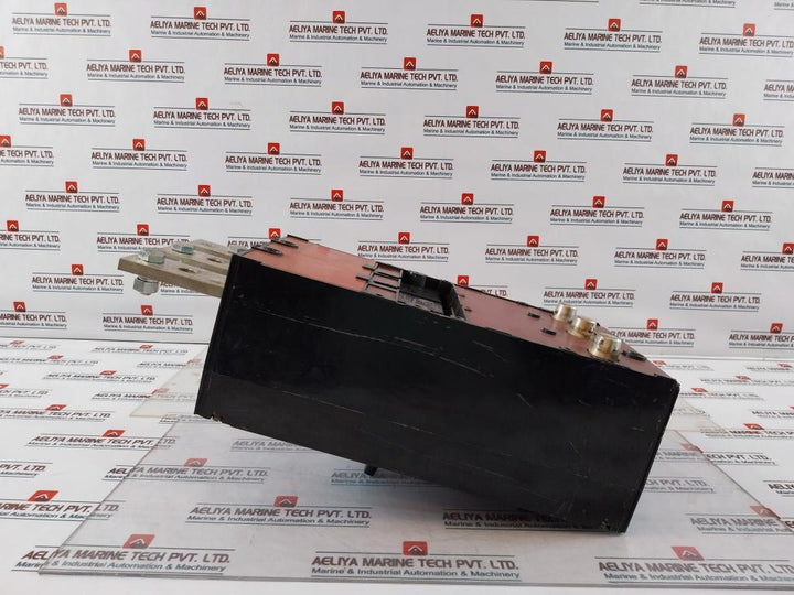 Terasaki Electric Tembreak Tl-800F Circuit Breaker Ac 690V 60Hz 700A 3 Pole