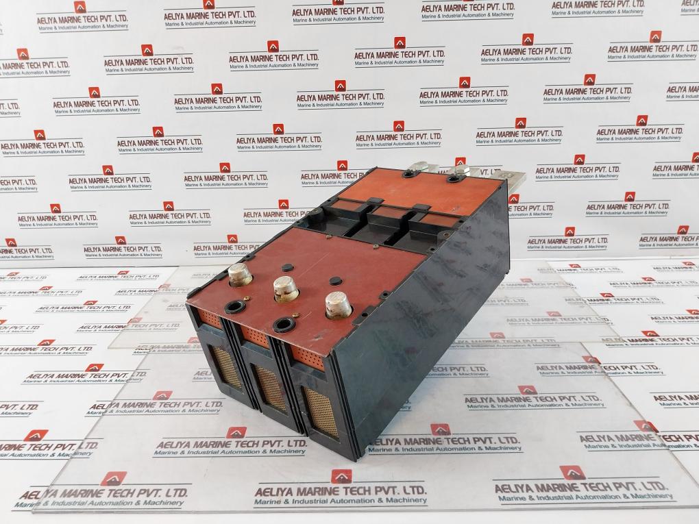 Terasaki Electric Tembreak Tl-800F Circuit Breaker Ac 690V 60Hz 700A 3 Pole