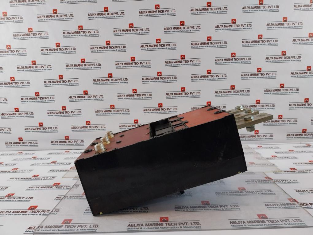 Terasaki Electric Tembreak Tl-800F Circuit Breaker Ac 690V 60Hz 700A 3 Pole