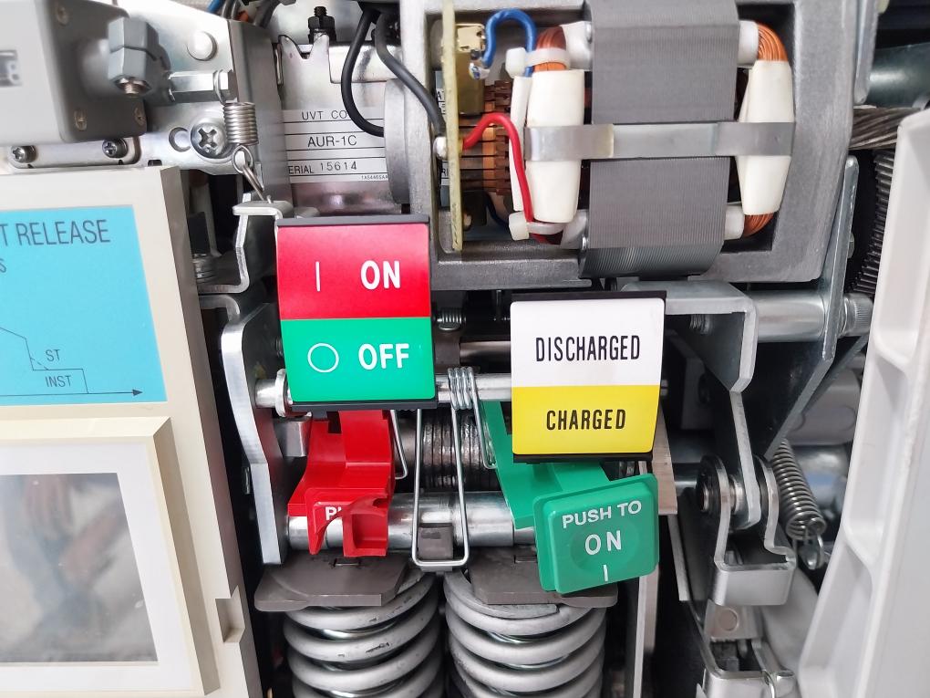 Terasaki Electric Tempower 2 Ar332S-r Air Circuit Breaker 3200A 50/60 Hz 3 Pole