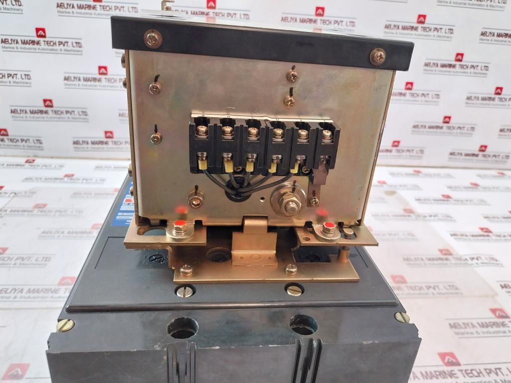 Terasaki Tembreak Tl-800F 3 Pole Circuit Breaker W/ Tmc9B Motor Operator 700A