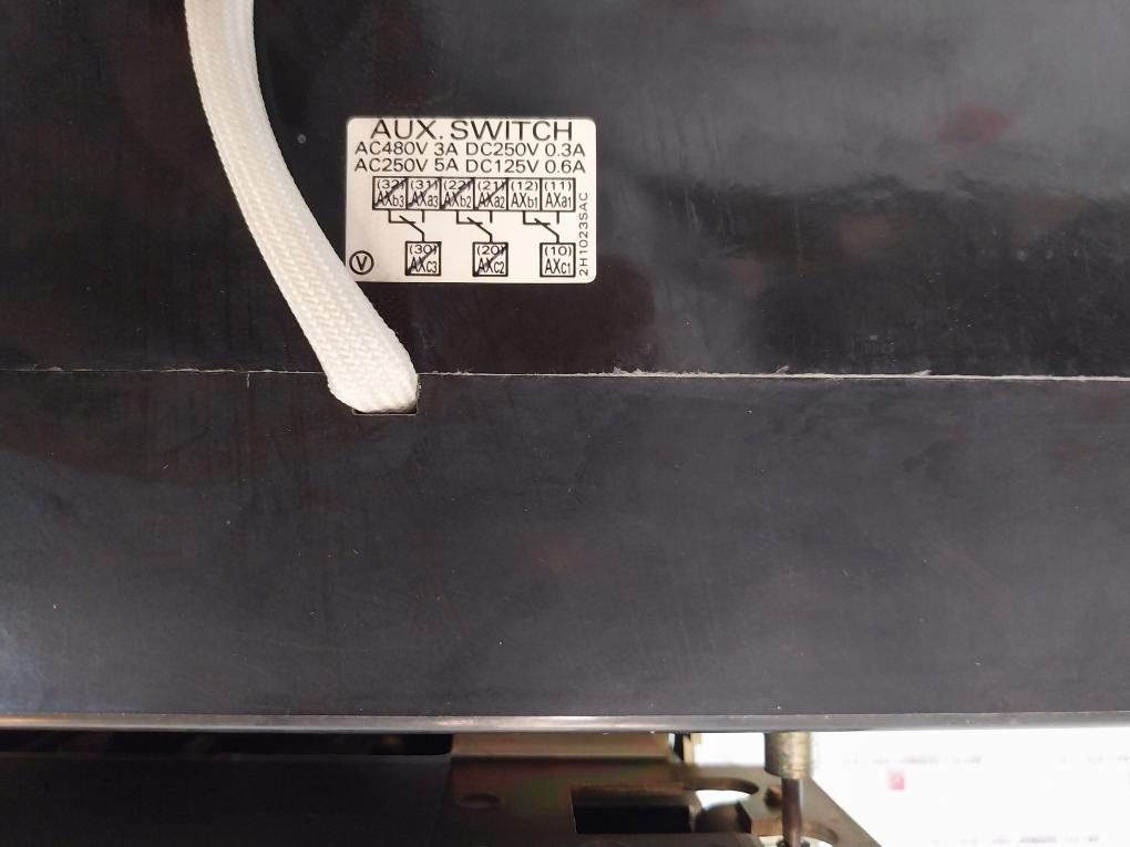 Terasaki Tl-800F Circuit Breaker W/ Tmc 9B Motor Operator 3 Pole 700Amp