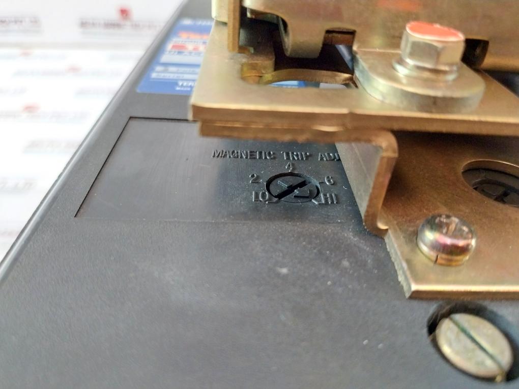 Terasaki Tl-800F Circuit Breaker W/ Tmc 9B Motor Operator 3 Pole 700Amp