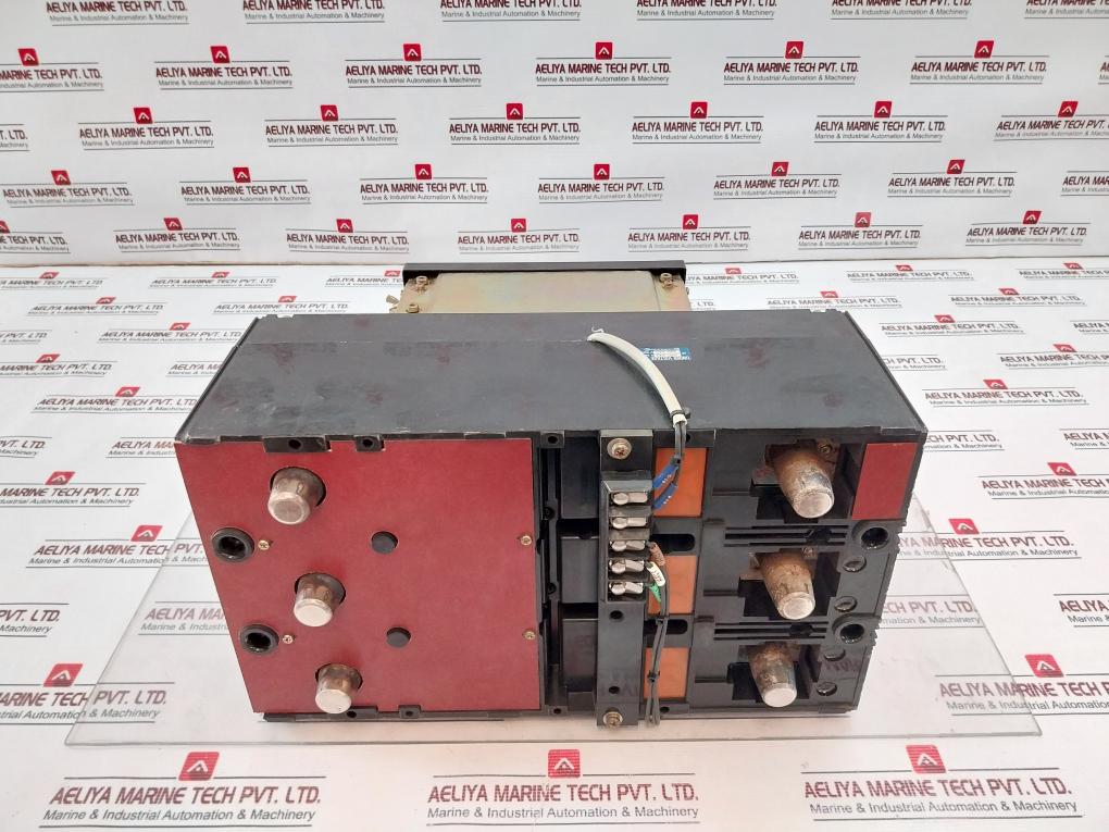 Terasaki Tl-800F Tembreak Circuit Breaker W/ Tmc9B Motor Operator 3P 700A