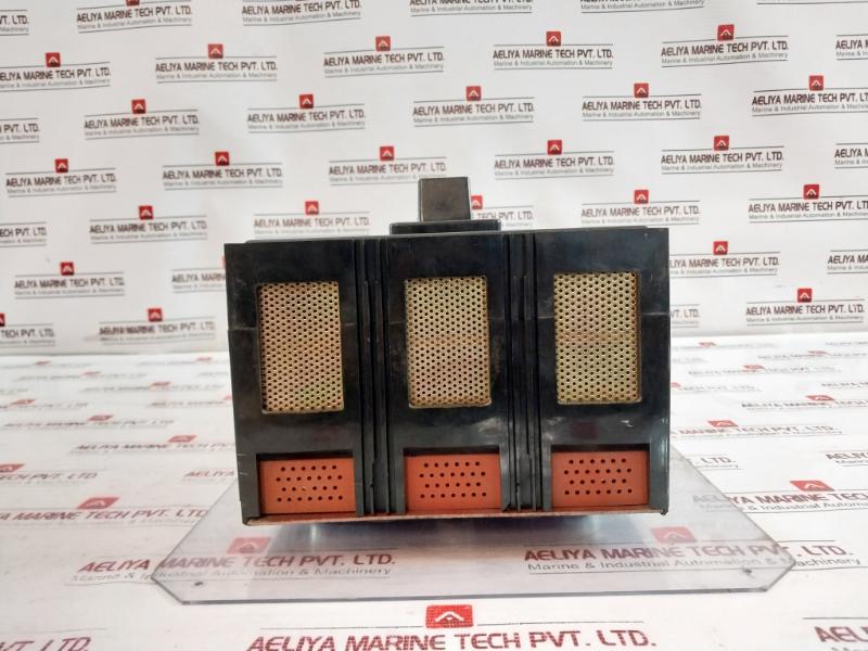 Terasaki Tl-800F Tembreak Circuit Breaker 3 Pole At 45°C Ac690V 60Hz 700A