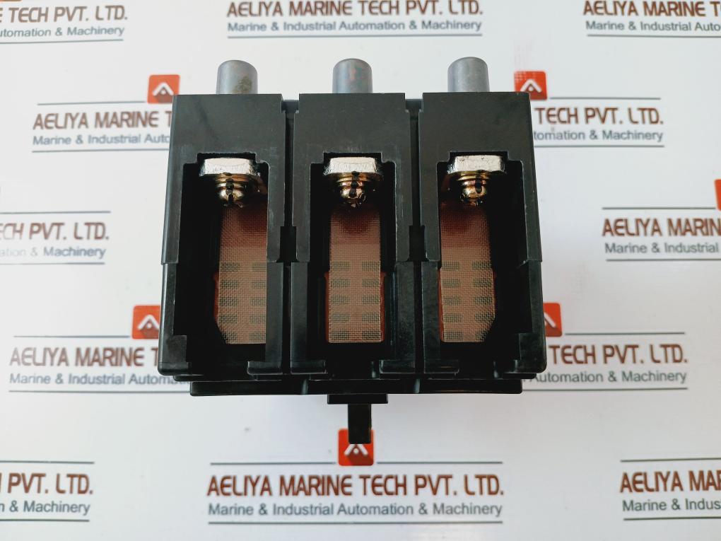 Terasaki Xe225Ns, 3 Pole Molded Case Circuit Breaker 175A 690Vac 50~60Hz