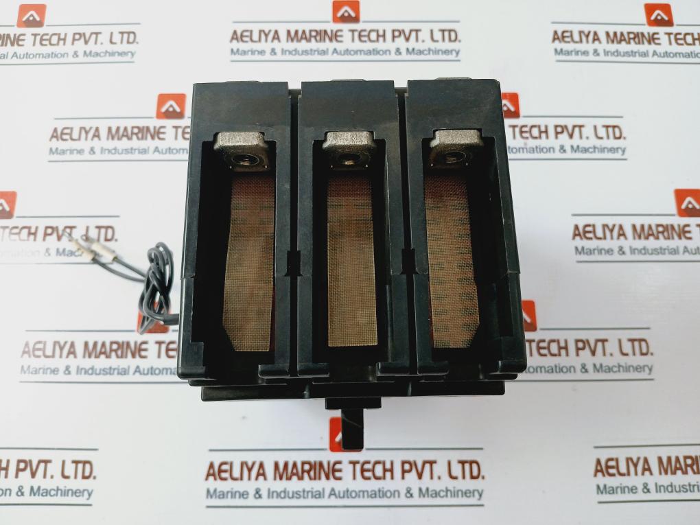 Terasaki Xh225Ns, 3 Pole Molded Case Circuit Breaker 200A 690Vac 50~60Hz