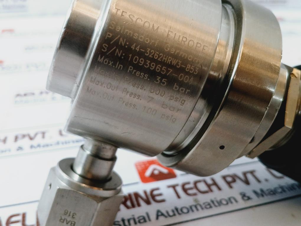 Tescom 44-3262hrw3-853 Pressure Regulator + Centrotherm En837-1 Pressure Gauge