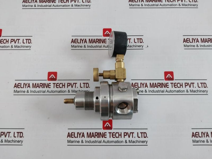 Tescom 44-3263J281 Gas Cabinet/Cylinder Regulator 3000Psi 0-1200/1360Kpa 102Mfb
