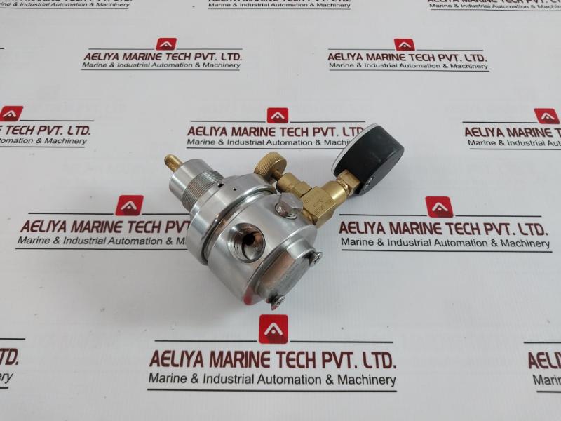 Tescom 44-3263J281 Gas Cabinet/Cylinder Regulator 3000Psi 0-1200/1360Kpa 102Mfb