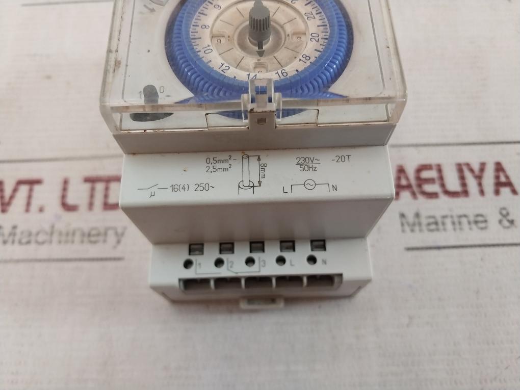 Theben SYN 161 D Analogue Time Switch 230V/50HZ 16(4)250