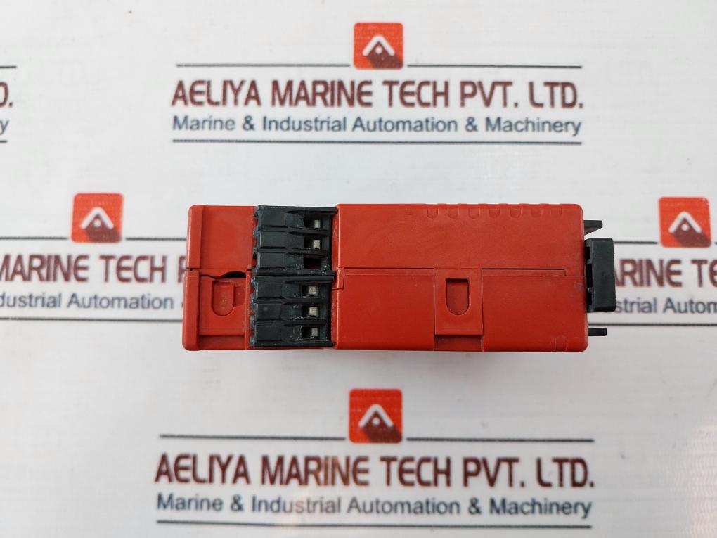 Thiim Umca E024 Da3C Voltage Relay 500V