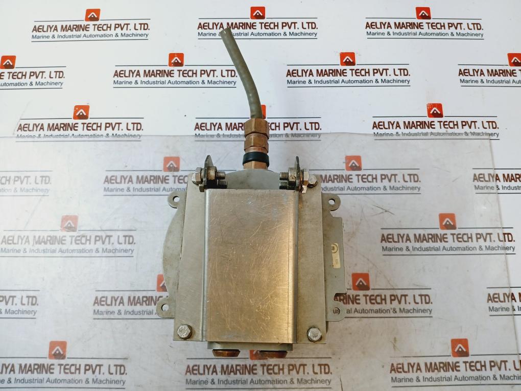 Thorn S231I Conventional Intrinsically Safe Triple Infrared Flame Detector 28V