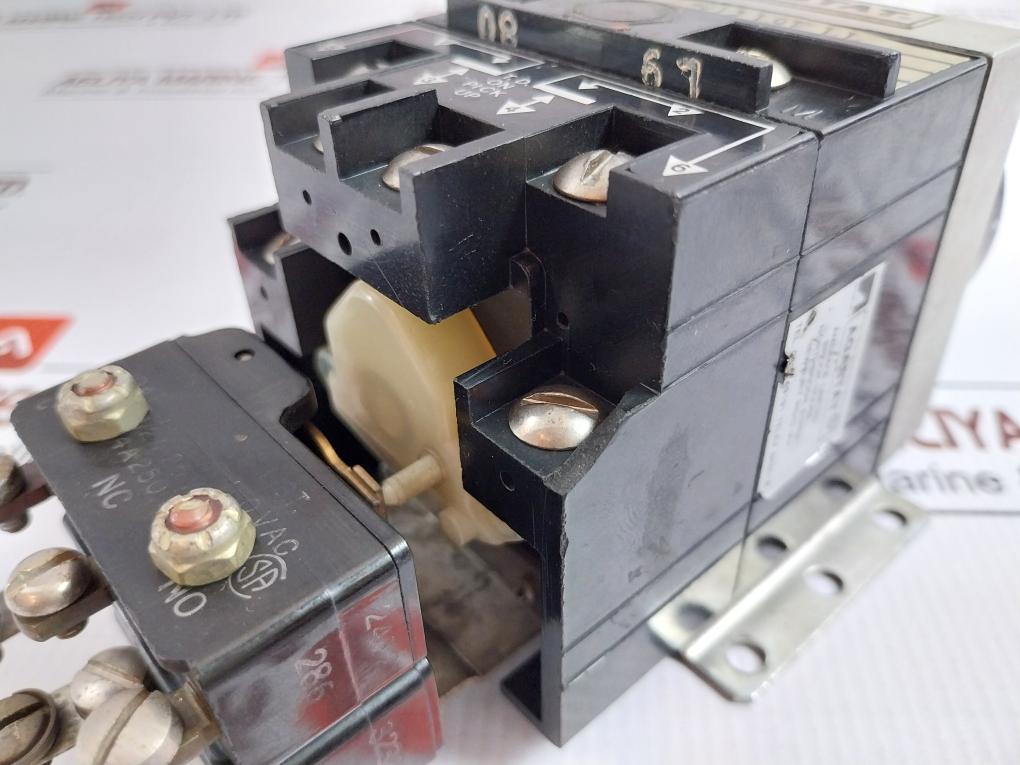 Time Delay Relay 220V 1-10 Minute Timer Agastat 7012L9F Ll